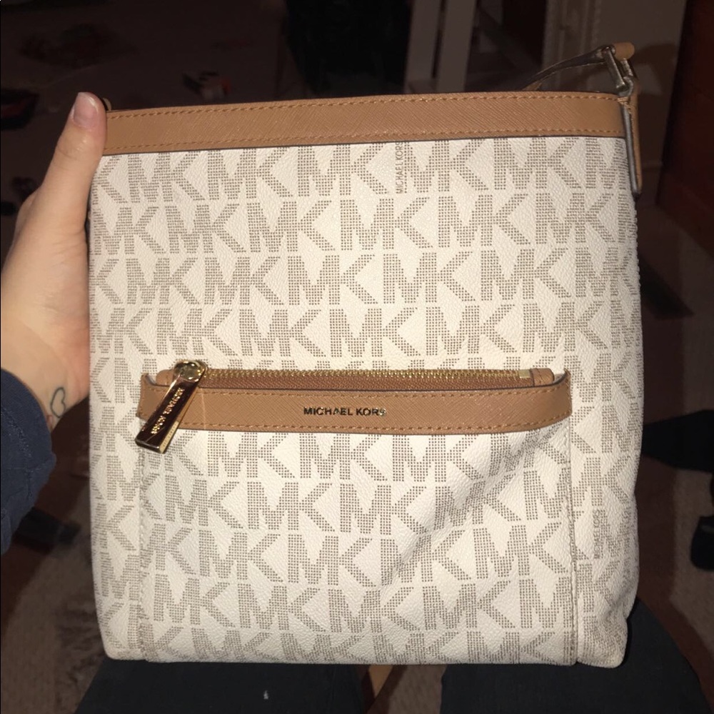Micheal Kors Crossbody bag